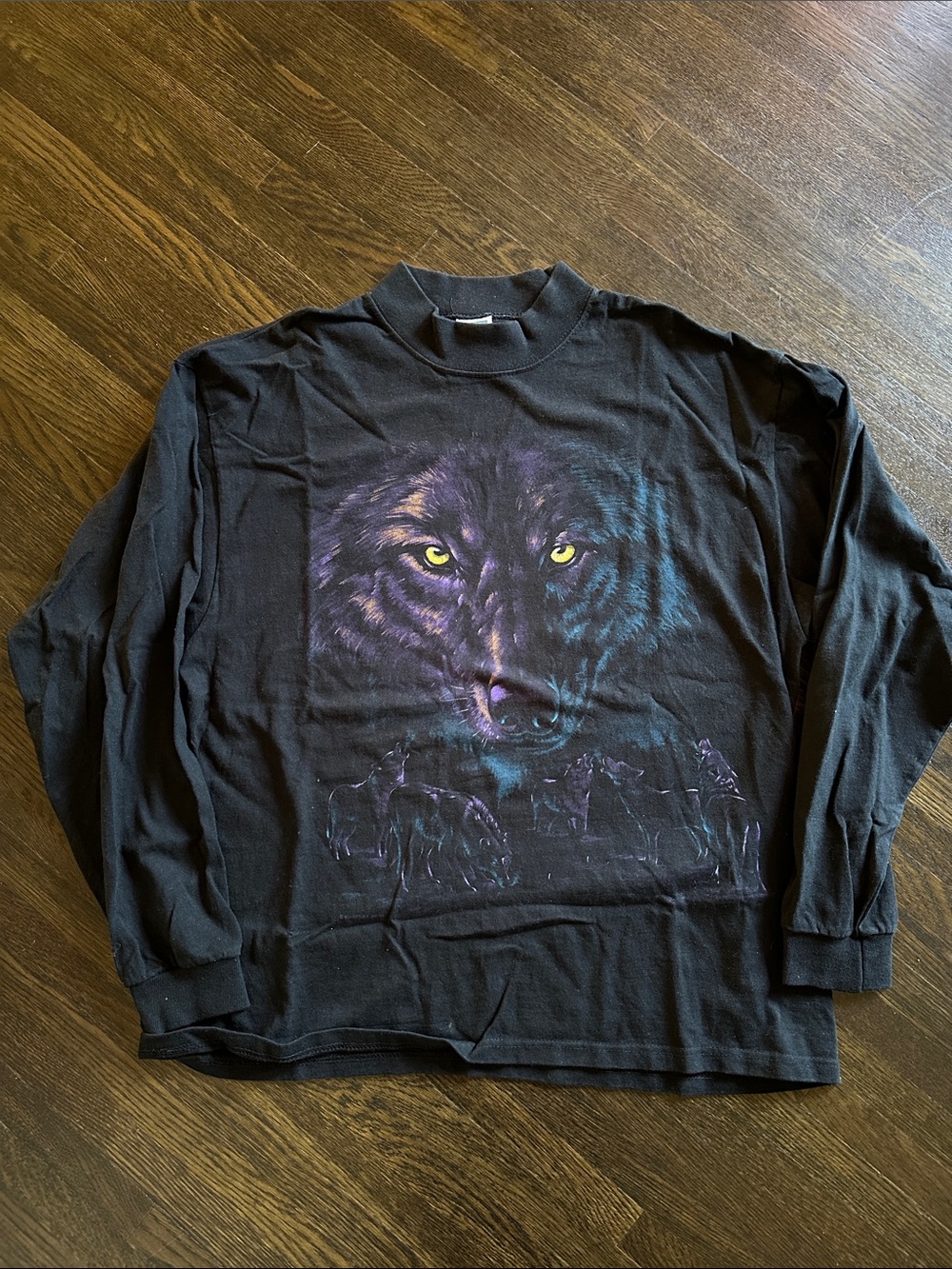 Vintage Black Long Sleeve Tee with Wolf Pack at Night size XL